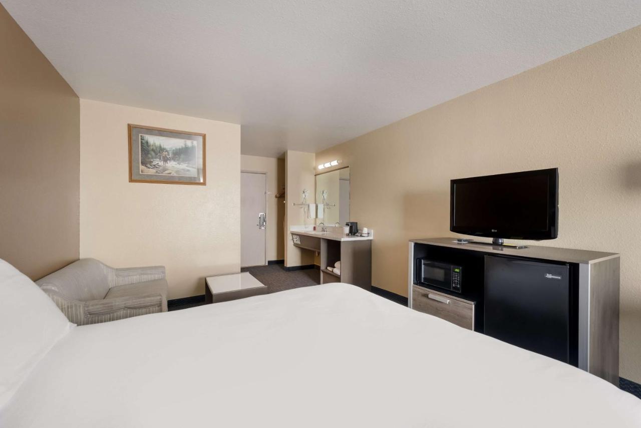 Surestay Hotel By Best Western Wells Kültér fotó